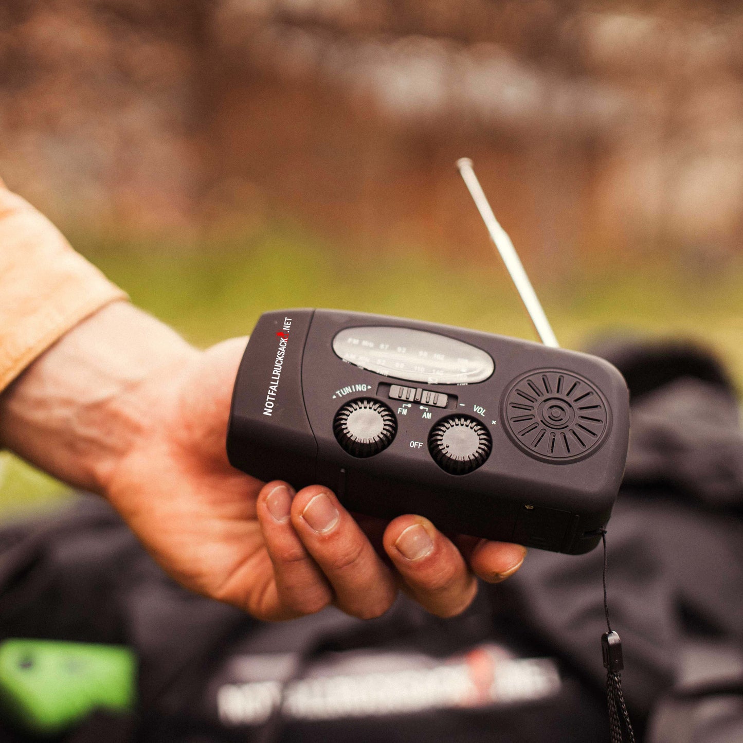 Solar radio with lamp crank and solar drive